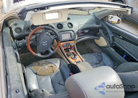 2005 Mercedes-Benz Sl 500 z USA, uszkodzony, nr VIN WDBSK75F75F098231